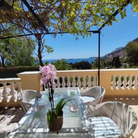MAISON AVEC SPLENDIDE VUE MER et MONACO 5 minutes des PLAGES