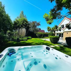 VILLA CALMA Rust Ruimte Luxe inclusief private jacuzzi, hotell sihtkohas Zeewolde