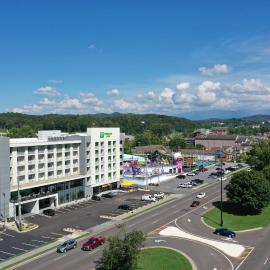 Holiday Inn & Suites Pigeon Forge Convention Center by IHG