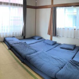 Golden Mile Apartment, hotell i Amami