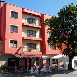 Pensión Plaza, hotel v mestu Quintáns