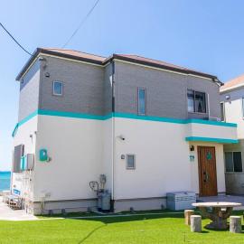 新規物件 朝日が綺麗 海が目の前 最大6名宿泊可能 Sweet Home، فندق في Yaka