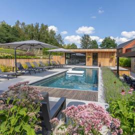 Villa Wood - Gîte de prestige en Ardennes - 10 personnes - Sauna, jacuzzi, piscine et billard, hotel u gradu Tenneville