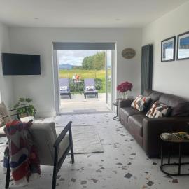 Sunset Cottage - Sleeps 6 - Parking - Garden, Hotel in Limavady