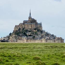 Maison 5 p, face Mont St Michel, hotel in Huisnes-sur-Mer