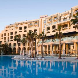 Hilton Malta, hotel en San Julián