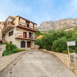Apartments with parking space Krvavica, Makarska - 6749, Hotel in Krvavica
