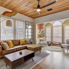 The Retro Retreat - Close to Downtown, Fort Sam