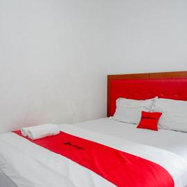 RedDoorz near Alun Alun Wonosobo 2