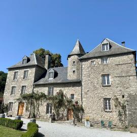Château de la Borde à Ussel, centre-ville, proche autoroute A89, CLIMATISATION, hotel a Ussel
