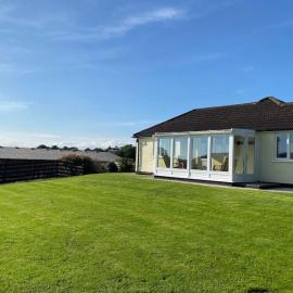 Bungalow in Pillaton โรงแรมในซัลทาช