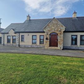 3 bedroom detached bungalow, hotel a Dromore