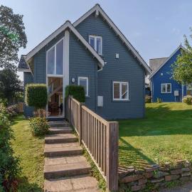 Trewhiddle Retreat V7 by Together Travel - Luxury 3-Bedroom Villa, hotel in St Austell