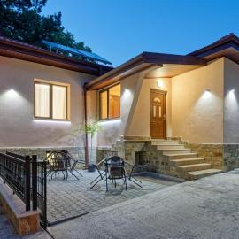 Къща за гости Relax, hotel a Hisarya
