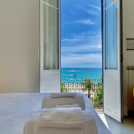 Hotel Alba Chiara, ξενοδοχείο σε Finale Ligure