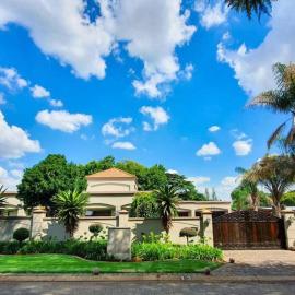 OR Tambo Airport Mansion ,Self Catering Holiday Home, hotel a Boksburg