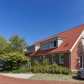 Ferienhaus Seehuus - Uns Huus ant Kuest, hotel in Bensersiel