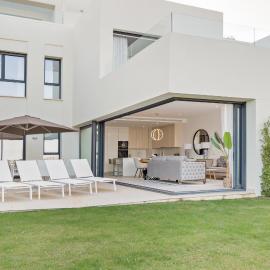 Luxury SeaView 3 bedroom apartment - along Golf course of Finca Cortesin, hotel a Casares