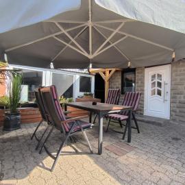 Ferienwohnung Mohnkopf - Unterkunft für 2 bis 3 Personen mit Terrasse, ξενοδοχείο σε Jerrishoe