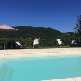 Villa la bastide piscine et jacuzzi, готель у місті Silhac