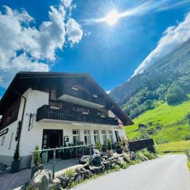Sternen B&B & Ristorante，埃爾姆的飯店