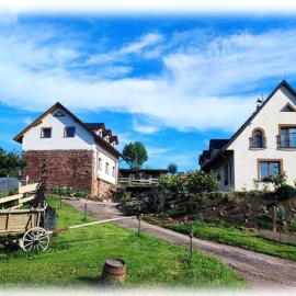 Apartmán na statku Červený Kostelec, hotel v mestu Červený Kostelec