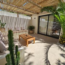 Le Clos des Délices - Love Room - Chambre avec spa, terrasse et parking privatif, hotel u gradu Obanj