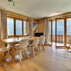 Renovated Flat Next to Cable Car, Hotel in Champéry