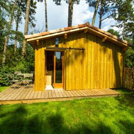 Cabane forêt proche plage avec piscine partagée, hotel in Pyla-sur-Mer
