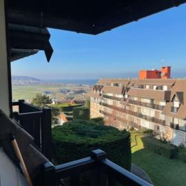 Appartement Vue mer et espaces verts proche Deauville Traveller Awards 2025 et 2026