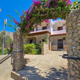George Seaside Serviced Studios & Apartments, מלון בפפקי רודוס