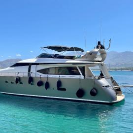 MotorYacht 21 avec équipage, hotel a Barcelona