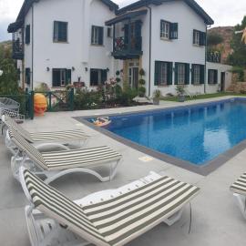 Dervise Mehmet Guest House, hotell i Lefke-Karadağ