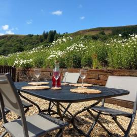 Stargazing lodge with amazing views., hotel in Llandrindod Wells
