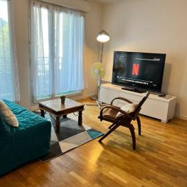 appartement 2 pièces 5min gare val d'Europe parking inclus