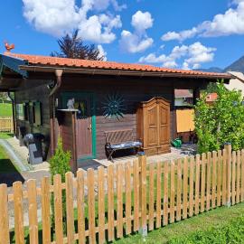 Chalet Panorama Tirol، فندق في Hofen