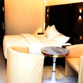 Texas Royal Hotel, hotel a Pokuase