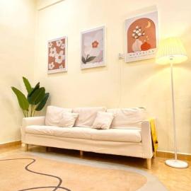 暖居Mersing Muji Cottage 0.3km Jeti Mersing Centre، فندق في ميرسينغ