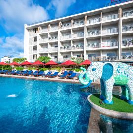 Ramada by Wyndham Phuket Deevana، فندق في شاطيء باتونغ