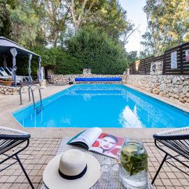 THE HOUSE ROSH PINA - 2BRM WITH POOl