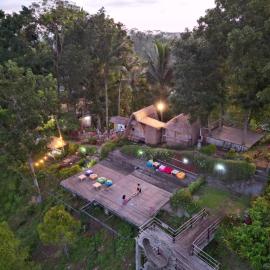 Taman Asta Gangga, hotel i Silebeng