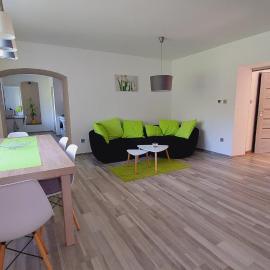 Apartmán Budín - v klidu přírody, s parkováním