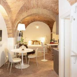 Medieval flat with whirlpool bath