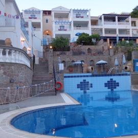 KTM Sunny Villas, hotelli Poroksella