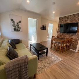 Cozy apartments in Falun - 2km from centrum, hotel v mestu Falun