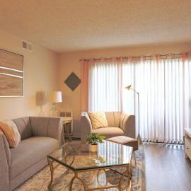 Shabby Chic Oceanside King & 2 Queen bed Pool GYM