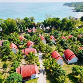 Romny cozy bay Resort, hotel in Koh Rong Sanloem