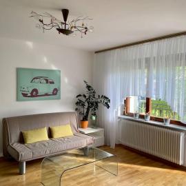 Spacious APT in a Quiet Neighbourhood + Private Parking