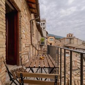Casa Jasmine con Balcone panoramico e super centrale, hotell i Assisi
