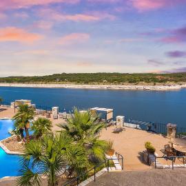 Lake Travis Stunning Waterfront, Sunset & Pool Views, Pet Friendly, Boat Ramp, Lago Vista, Texas, hotel in Lago Vista